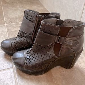 Loved JBU Wedge booties